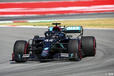 Hamilton bat Bottas et signe la pole en Espagne