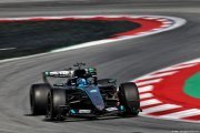 Russell retrouve des couleurs à Barcelone mais McLaren et Ferrari menacent