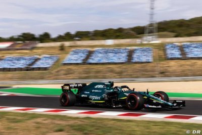 Jessica Hawkins completes debut Aston Martin F1 test outing