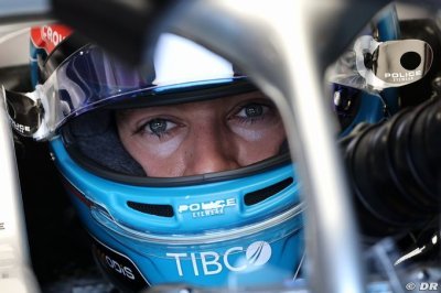 Russell wants Mercedes seat for ’ten years’