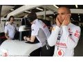 McLaren wants to halve Hamilton's salary - report