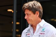 Wolff veut voir Mercedes F1 'maintenir la pression' sur Red Bull et Ferrari