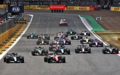Antonelli bat Hamilton lors d’un Sprint très animé à Silverstone