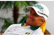 Kovalainen a encore la course du Japon en tête