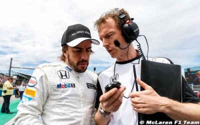 Alonso approuve les nouvelles restrictions sur les messages radio