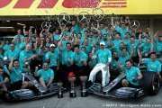 A son tour, Hamilton dédie le 6e titre de Mercedes à Lauda