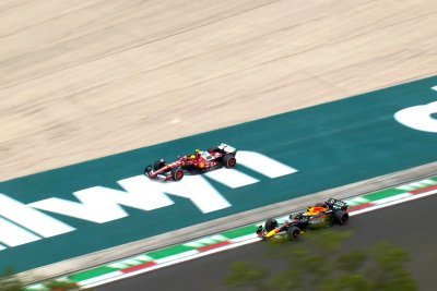 Verstappen risque une pénalité pour avoir forcé Hamilton à sortir de piste