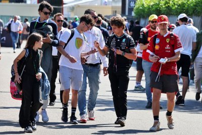 Villeneuve critique Antonelli&nbsp;: ’On n’amène ni amis ni famille au bureau’