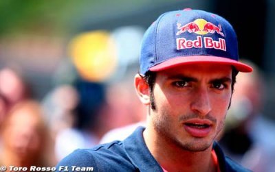 Sainz happy to survive Verstappen hype