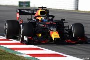 Red Bull en piste avec sa RB16 et Alex Albon à Silverstone