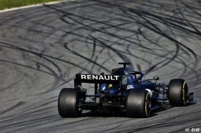 Renault used ’new engines’ in F1 test - Marko