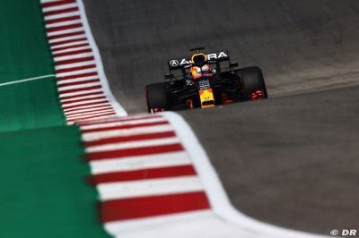 Verstappen takes pole position in Austin ahead of Hamilton, Pérez