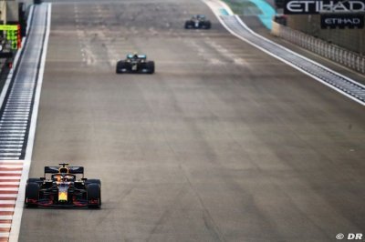 La domination de Verstappen à Abu Dhabi inquiète un peu les pilotes Mercedes F1 pour 2021...