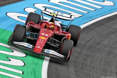 Villeneuve senses ’strange’ Ferrari crisis