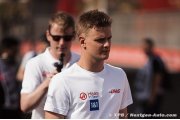Schumacher to 'talk' to other 'top teams'