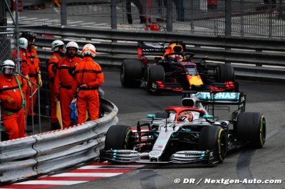 Hamilton wins in Monaco despite tyre drama, Vettel 2nd ahead of Bottas
