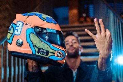 Daniel Ricciardo a dévoilé son nouveau casque pour la saison 2022