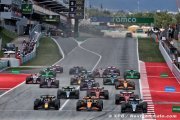 Verstappen résiste à une remontée de Norris et gagne en Espagne