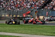 Chahuté par Verstappen, Hamilton contient sa grande frustration à l'arrivée au Mexique