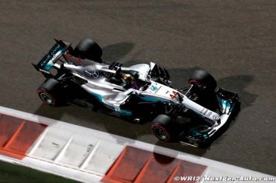 Yas Marina, FP3: Hamilton heads Mercedes 1-2 in final practice