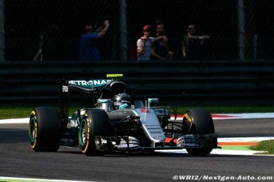 ’No extra pressure’ as title beckons - Rosberg