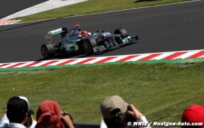 Schumacher believes he was impeded by Hamilton