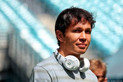 ’Je vis dans une valise’&nbsp;: Albon raconte les sacrifices imposés par le calendrier de la F1
