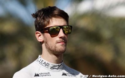 Grosjean glides on ice in Moscow