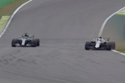 Hamilton n'a pas compris le geste de Sirotkin 