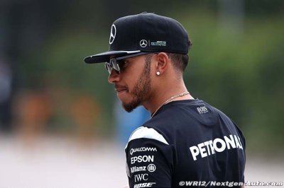 Mercedes duo squabble over dinner bill