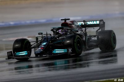 Hamilton making ’a lot of mistakes’ - Villeneuve