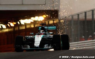 Hamilton en pole à Monaco