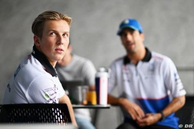 Hopeful successor Lawson tells Ricciardo to ’step it up’