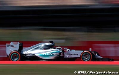 Hamilton ’happier’ with 2015 Mercedes form