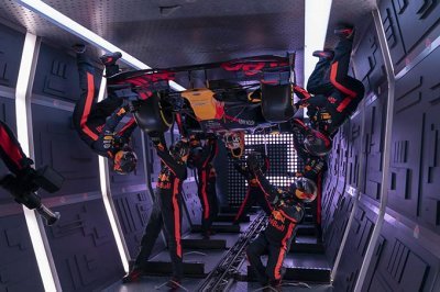 La Red Bull RB1 de 2005 part en apesanteur pour un pit stop&nbsp;! (+ vidéo)