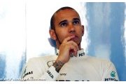 Hamilton bemoans 'hardcore' tyres in China