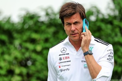 Wolff sait qu’il est sur ’un siège éjectable’ chez Mercedes F1 malgré son statut