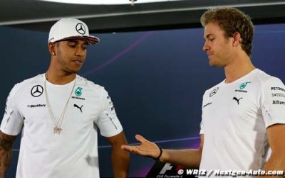 Hamilton&nbsp;: Rosberg se plaint beaucoup&nbsp;; Wolff tape du poing sur la table