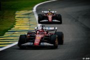 Elkann tacle Ferrari en F1 et demande à Leclerc et Hamilton de 'piloter et moins parler'