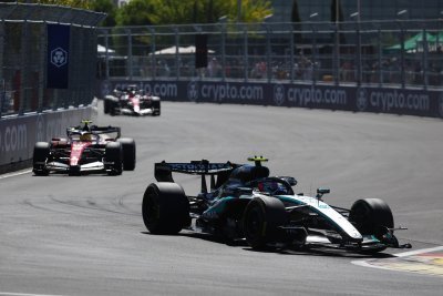 Antonelli se félicite de gagner ’une course difficile’ et est désolé pour Norris