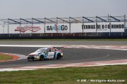 Termas de Rio Hondo, Course 1 : Chilton gagne pour le Loeb Racing