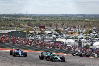 Alonso remis à sa place après ses propos sur Albon et les pilotes de fond de grille