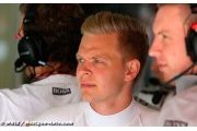Ron Dennis demande au Danemark de soutenir financièrement Magnussen
