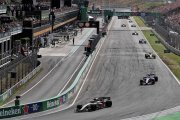 Audi F1 marque quatre points malgré d'énormes frayeurs au départ
