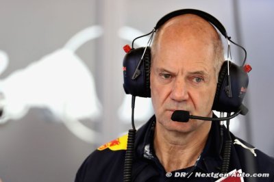 Mercedes et Ferrari ont approché Newey en 2014