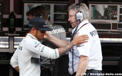 Mercedes can find ’better’ boss than Brawn - Hamilton