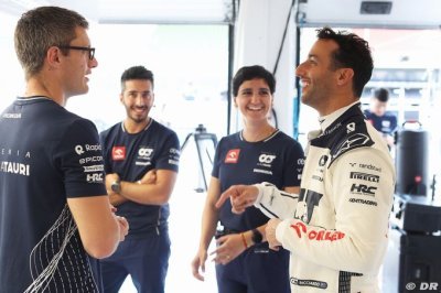 F1 champions split over Ricciardo comeback