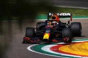 Verstappen espère que les deux Red Bull pourront mettre la pression à Hamilton