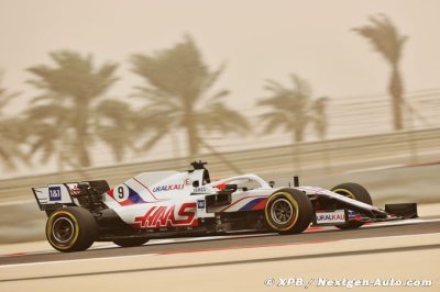 15 tours pour Schumacher, 70 pour Mazepin&nbsp;: Haas F1 commence par un contraste