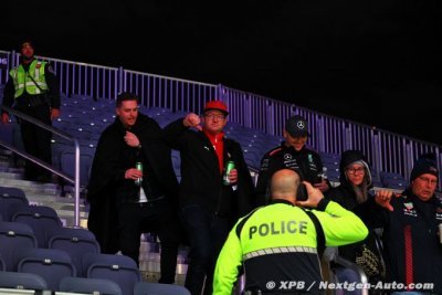 Des fans de F1 délogés par la police dans les tribunes de Las Vegas